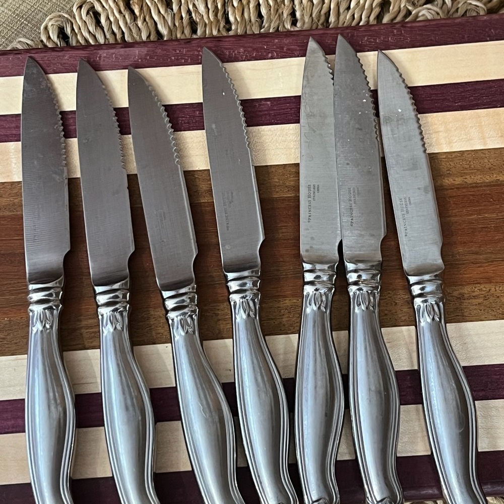 Set of 7 Silver Stainless Steel Steak Knives